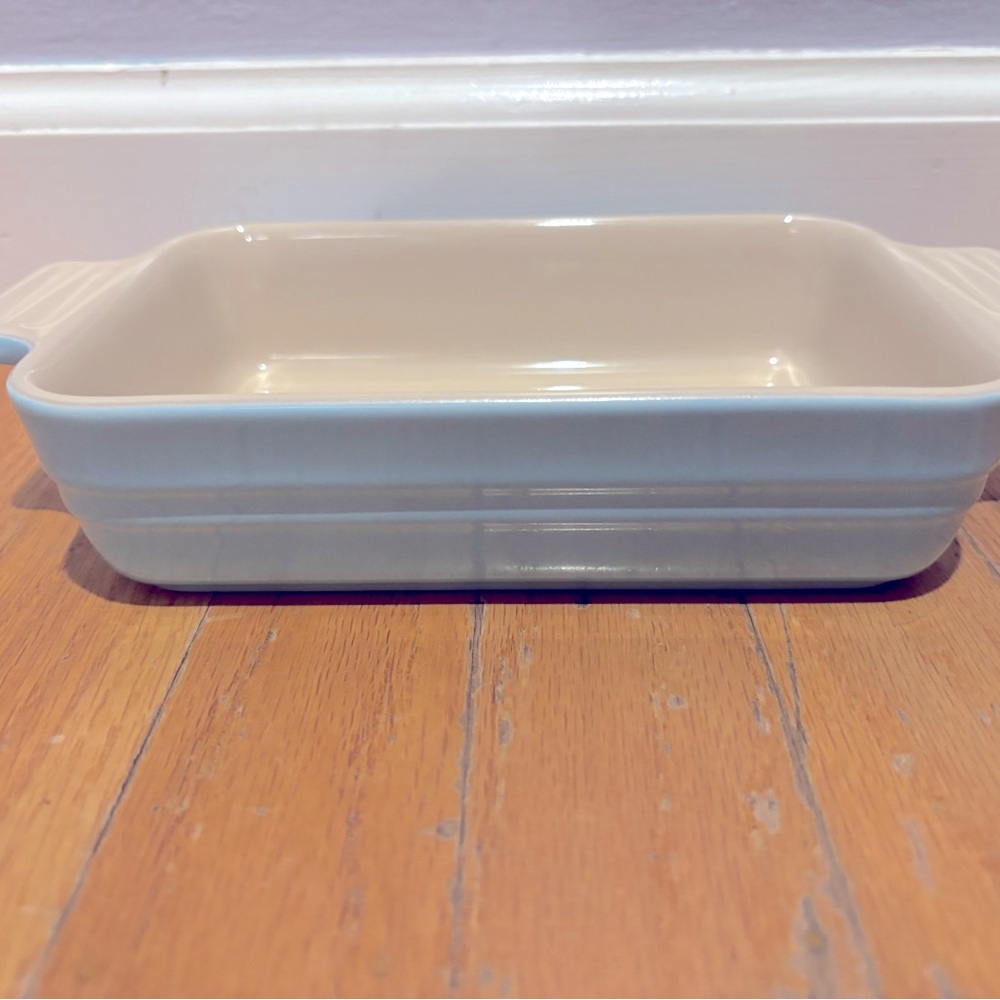 NWT Le Creuset 18cm rectangular Baking dish in sky blue